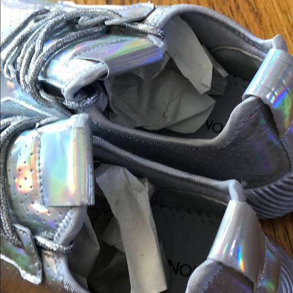 Metallic sneakers - Picture 4 of 4